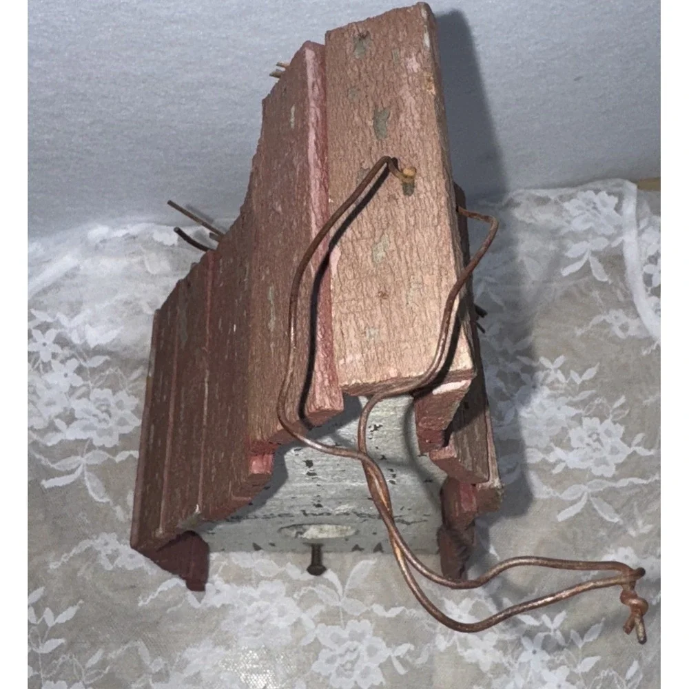 Handmade reclaimed primitive, rustic wooden‎ birdhouse. 9.75